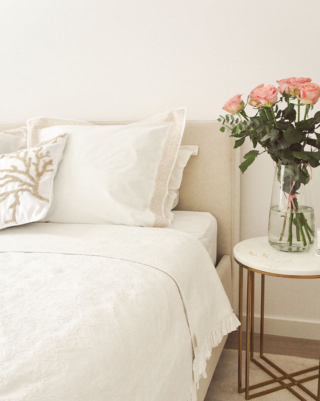 Materiał na łóżko - na co zwrócić uwagę przy doborze tkaniny obiciowej?