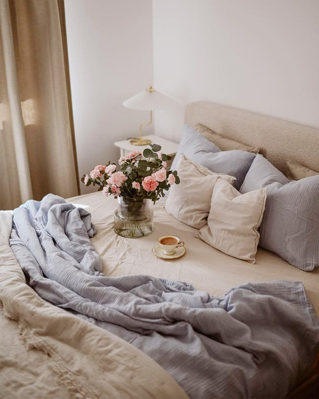 Jak czyścić tapicerkę łóżka? 1