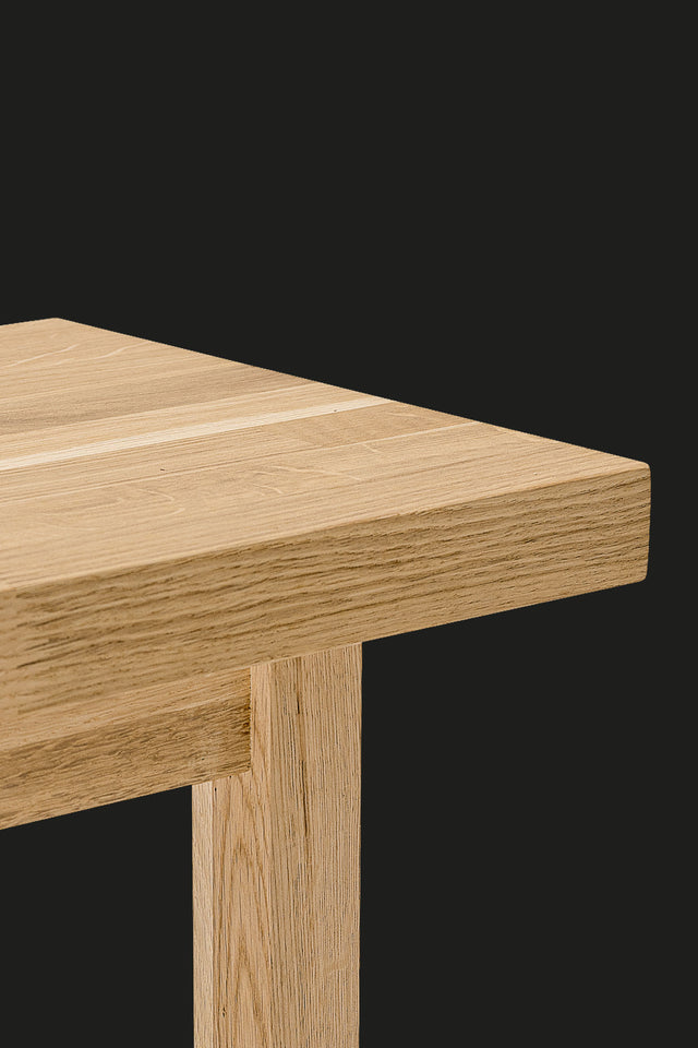 drewniana ławka do sypialni i łazienki