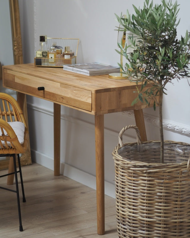 Toaletka dębowa drewniana Lili z pojemną szufladą na kosmetyki i przybory biurkowe do pracy 8