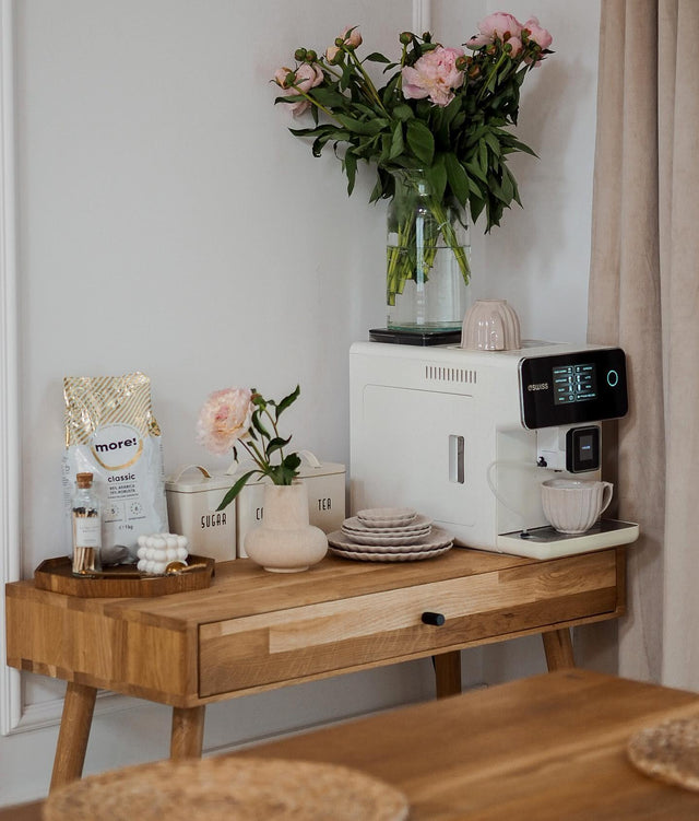 Toaletka dębowa drewniana Lili z pojemną szufladą na kosmetyki i przybory biurkowe do pracy 3