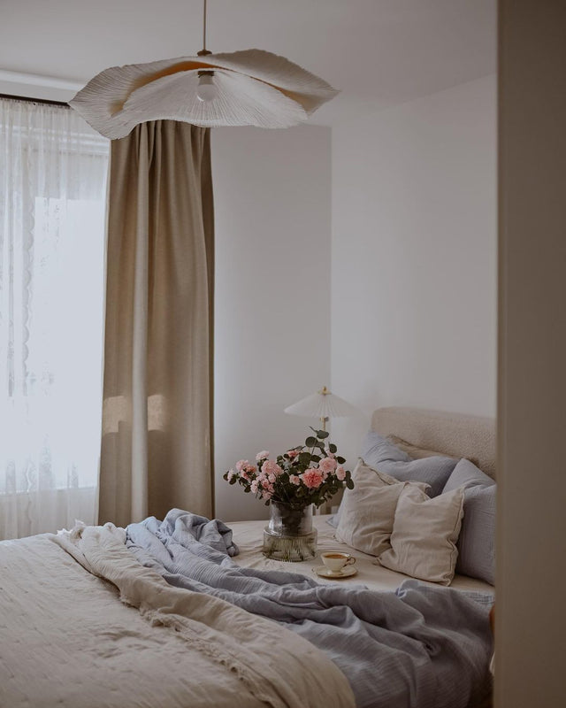 Łóżko z tapicerowaną ramą z pojemnikiem na pościel More 9