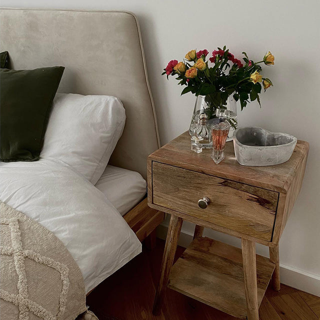 Łóżko do sypialni w stylu japońskim azjatycka sypialnia minimalistyczna japandi 5