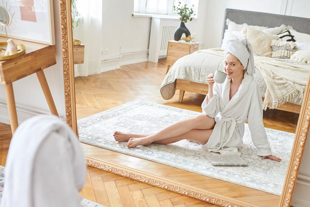 Sypialnia w stylu glamour. Jak ją zaaranżować?