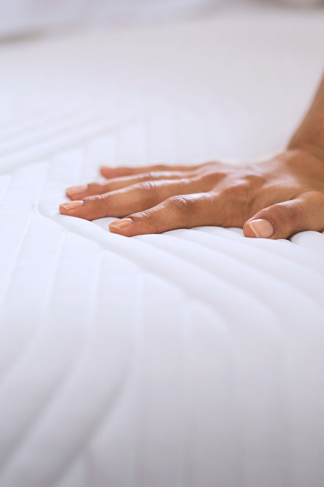 Materac hybrydowy - cechy, rodzaje i właściwości.