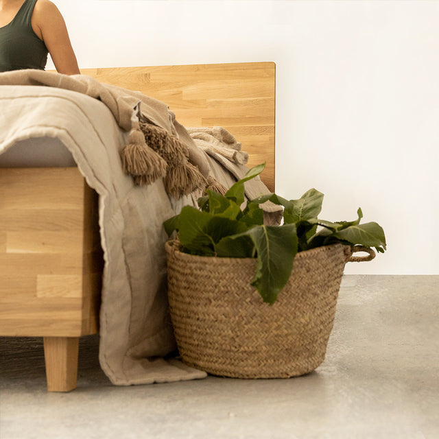 Łóżko drewniane dębowe ze skrzynią na pościel z pojemnikiem do przechowywania 2