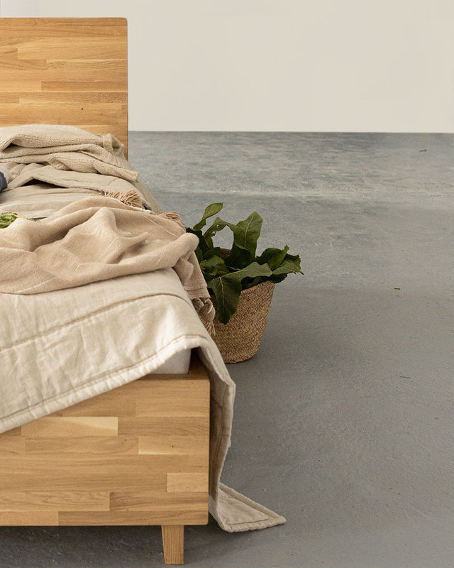 Łóżko drewniane dębowe ze skrzynią na pościel z pojemnikiem do przechowywania 3